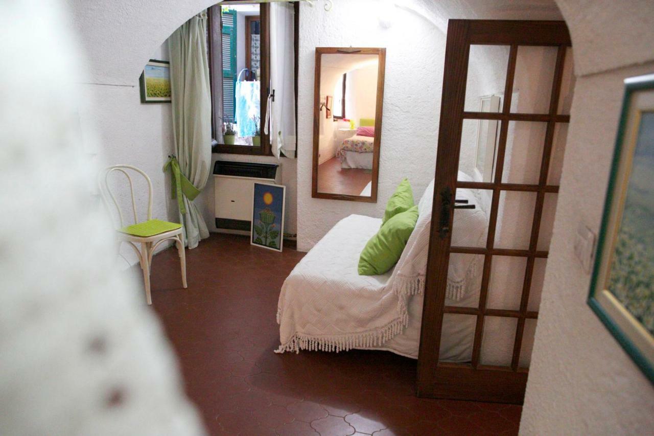 Appartamento Le Violette Dolceacqua Exterior photo